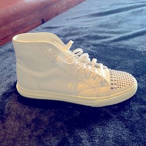 Gucci,size 7.5,White